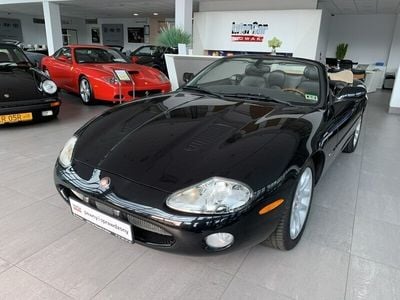Używany Jaguar XKR 416 KM (305 kW) 2002 Czarny (metalik) Kabriolet