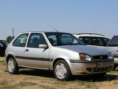Srebrny Używany 2001 Ford Fiesta Hatchback | 1500 zł