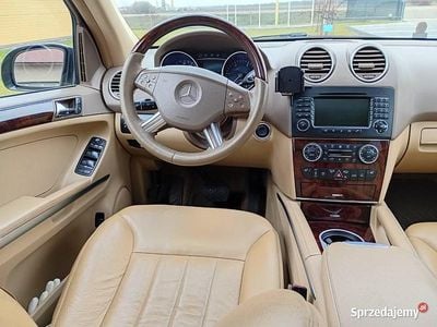 Używany Mercedes ML320 224 KM (164 kW) 2007 Czarny SUV