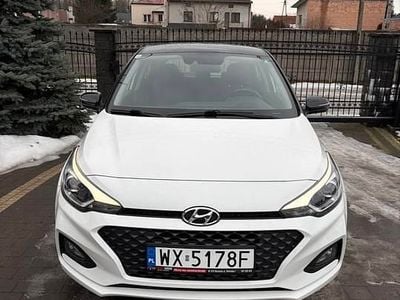 Używany Hyundai i20 GLS 84 KM (61 kW) 2019 Biały Hatchback