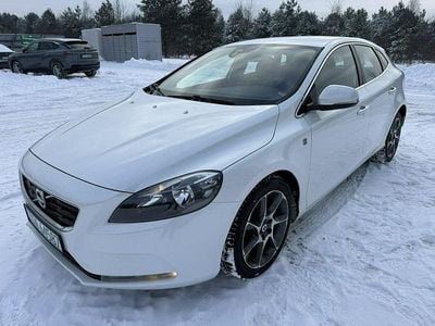 Używany Volvo V40 Ocean Race 116 KM (85 kW) 2015 Biały Hatchback