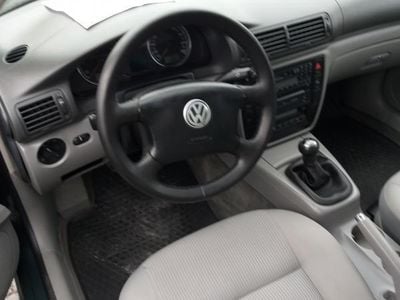 Używany VW Passat 105 KM (77 kW) 2004 Zielony ciemny (metalik, perła) Sedan/Limuzyna