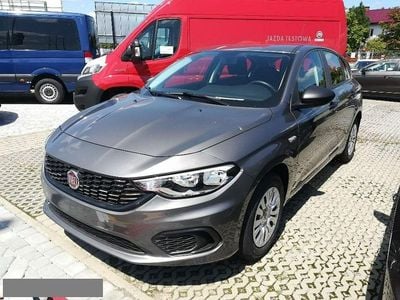 Używany Fiat Tipo 95 KM (69 kW) 2018 Szary (metalik) Sedan/Limuzyna