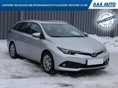 Używany Toyota Auris 132 KM (97 kW) 2016 Srebrny