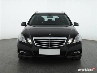 Mercedes E200