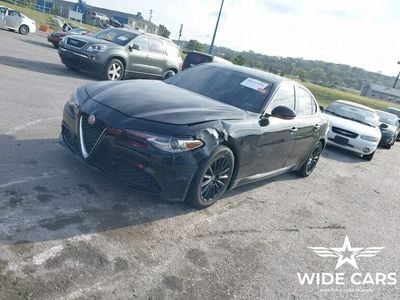 Czarny (metalik) Używany 2021 Alfa Romeo Giulia Ti Sedan/Limuzyna | 57 100 zł