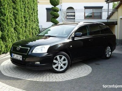Czarny (metalik) Używany 2004 Toyota Avensis Kombi | 10 900 zł