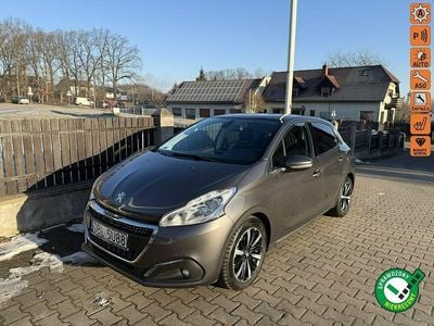 Szary Używany 2019 Peugeot 208 Hatchback | 39 999 zł (Super Cena)