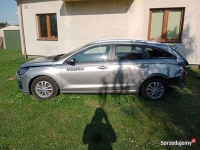 Srebrny Używany 2022 Hyundai i30 Kombi | 17 000 zł