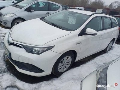 używany Toyota Auris Hybrid 1.8 hybryda