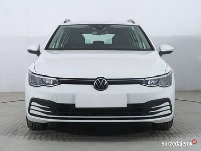 Biały Używany 2021 VW Golf VIII Kombi | 75 999 zł (Uczciwa cena)