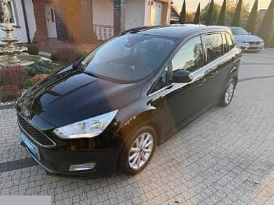 Używany 2019 Ford Grand C-Max Minivan | 36 900 zł (Uczciwa cena)