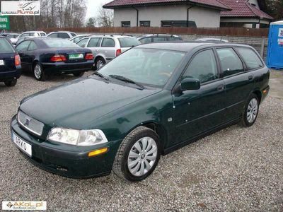 Używany Volvo V40 109 KM (80 kW) 2001 Zielony (metalik) Kombi