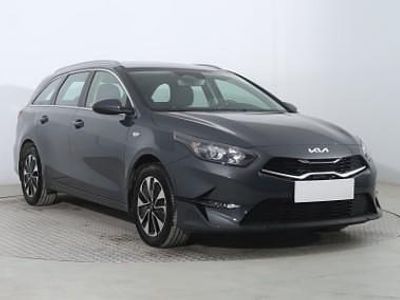 Szary Używany 2024 Kia Ceed Hatchback | 89 999 zł (Dość drogi)