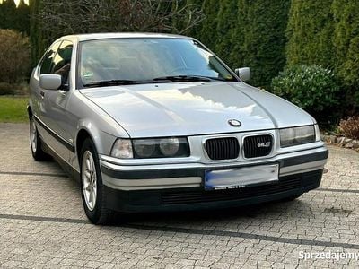 Używany BMW 316 1999 Srebrny Hatchback
