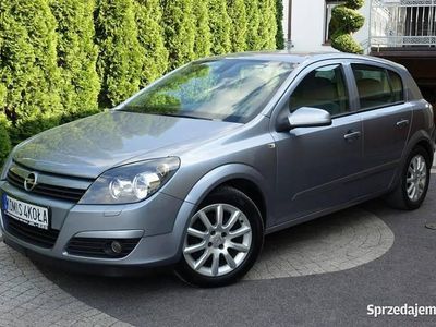 Używany Opel Astra 105 KM (77 kW) 2004 Szary (metalik) Hatchback