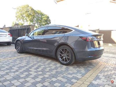 używany Tesla Model 3 4x4