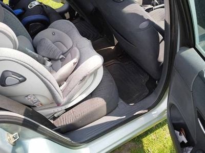 Używany Renault Laguna II 2004 Srebrny Sedan/Limuzyna