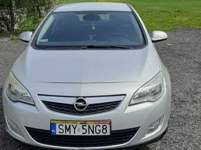 Używany Opel Astra 2010 Srebrny Hatchback