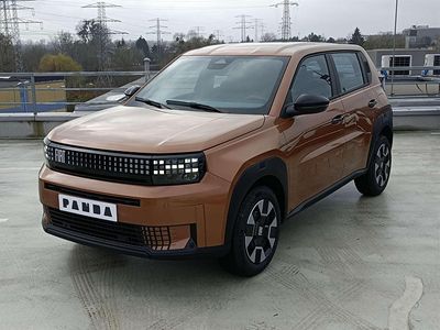 Lakier metalizowany brazowy luna Nowe 2025 Fiat Grande Panda Icon Hatchback | 79 224 zł (Uczciwa cena)