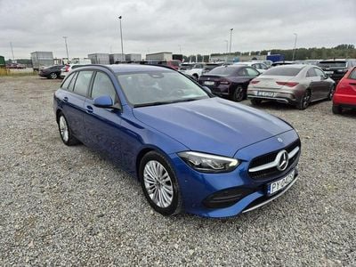 Używany Mercedes C200 163 KM (119 kW) 2022 Niebieski ciemny Kombi