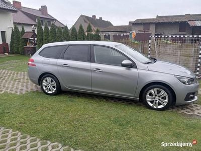 Używany Peugeot 308 2018 Srebrny Kombi