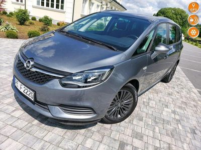 Szary Używany 2019 Opel Zafira Minivan | 46 900 zł