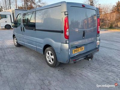 używany Opel Vivaro 2,5 CDI 6 Osob