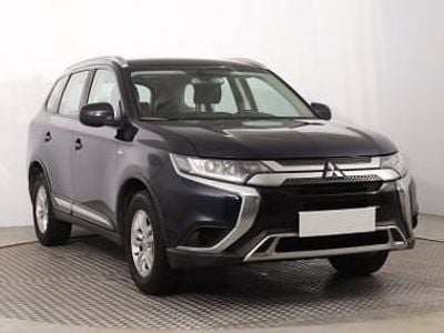 Używany Mitsubishi Outlander 150 KM (110 kW) 2019 Niebieski SUV
