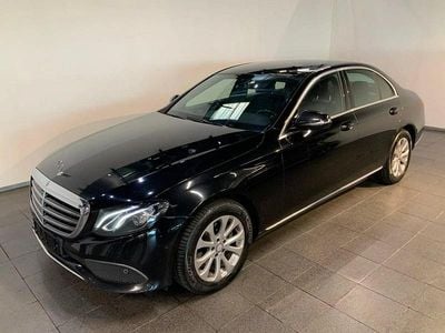 Czarny Używany 2017 Mercedes E220 Sedan/Limuzyna | 95 000 zł (Dość drogi)