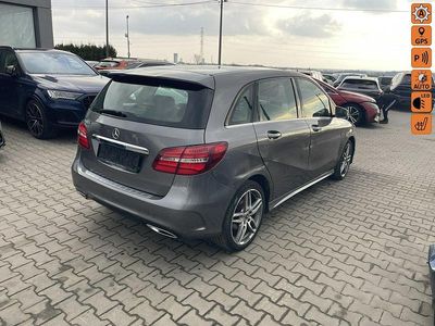 Grafitowy (metalik) Używany 2017 Mercedes B180 Minivan | 39 900 zł