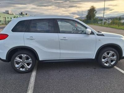 Używany Suzuki Vitara 120 KM (88 kW) 2018 Biały SUV