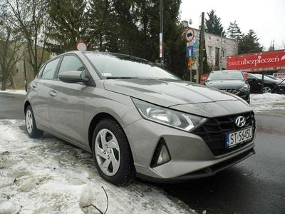 Używany Hyundai i20 2021 Brązowobeżowy Hatchback