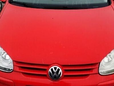 Czerwony Używany 2005 VW Golf V Trendline Hatchback | 14 900 zł