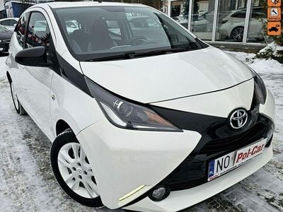 Używany Toyota Aygo 69 KM (50 kW) 2016 Biały Hatchback