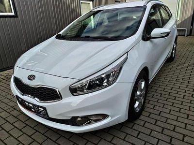 Używany Kia Ceed 135 KM (99 kW) 2013 Biały Hatchback