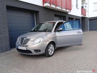 Beżowy Używany 2007 Lancia Ypsilon Hatchback | 8500 zł