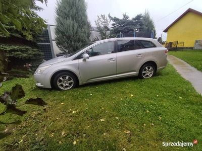 używany Toyota Avensis 