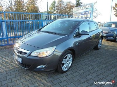 Używany Opel Astra Cosmo 2011 Szary Hatchback