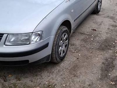 Srebrny Używany 2000 VW Passat Kombi | 2000 zł