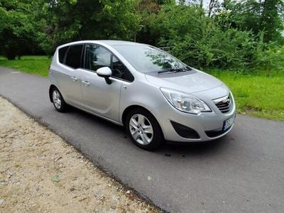 Srebrny Używany 2011 Opel Meriva Minivan | 19 990 zł (Dość drogi)