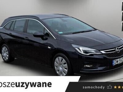 Niebieski ciemny (metalik) Używany 2018 Opel Astra Enjoy Sedan/Limuzyna | 54 900 zł