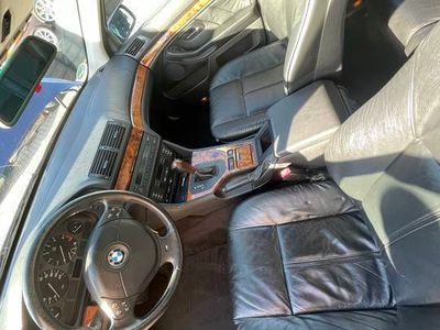 używany BMW 528 E39 I