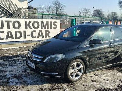 Używany Mercedes B180 122 KM (89 kW) 2013 Czarny (metalik) Minivan