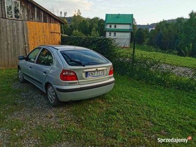 używany Renault Mégane 1.4 16 V 2001 r.