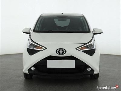 Używany Toyota Aygo 72 KM (52 kW) 2019 Biały Hatchback