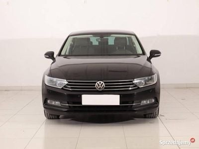 Czarny Używany 2015 VW Passat Sedan/Limuzyna | 43 999 zł (Uczciwa cena)