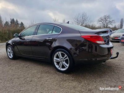 Używany Opel Insignia 220 KM (161 kW) 2011 Brązowy Sedan/Limuzyna