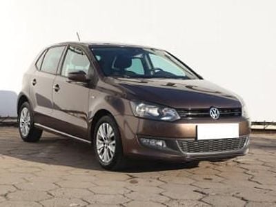 Brązowy Używany 2013 VW Polo Hatchback | 27 999 zł (Uczciwa cena)