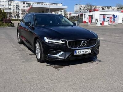 Czarny Używany 2018 Volvo V60 Momentum Kombi | 85 900 zł (Drogi)